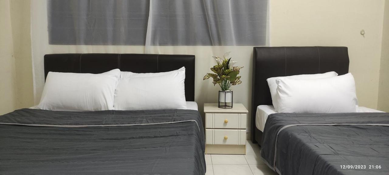 Alorsetar Towncentre By Astarila Guesthouse-amancentral -islam Sahaja - 2storey Banglo, Private Pool, Bbq Area & Sports - Max 30pax Vila