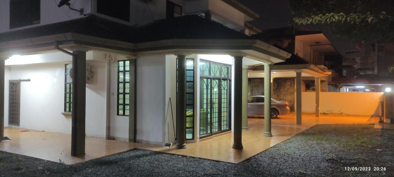 Alorsetar Towncentre By Astarila Guesthouse-amancentral -islam Sahaja - 2storey Banglo, Private Pool, Bbq Area & Sports - Max 30pax Alor Setar