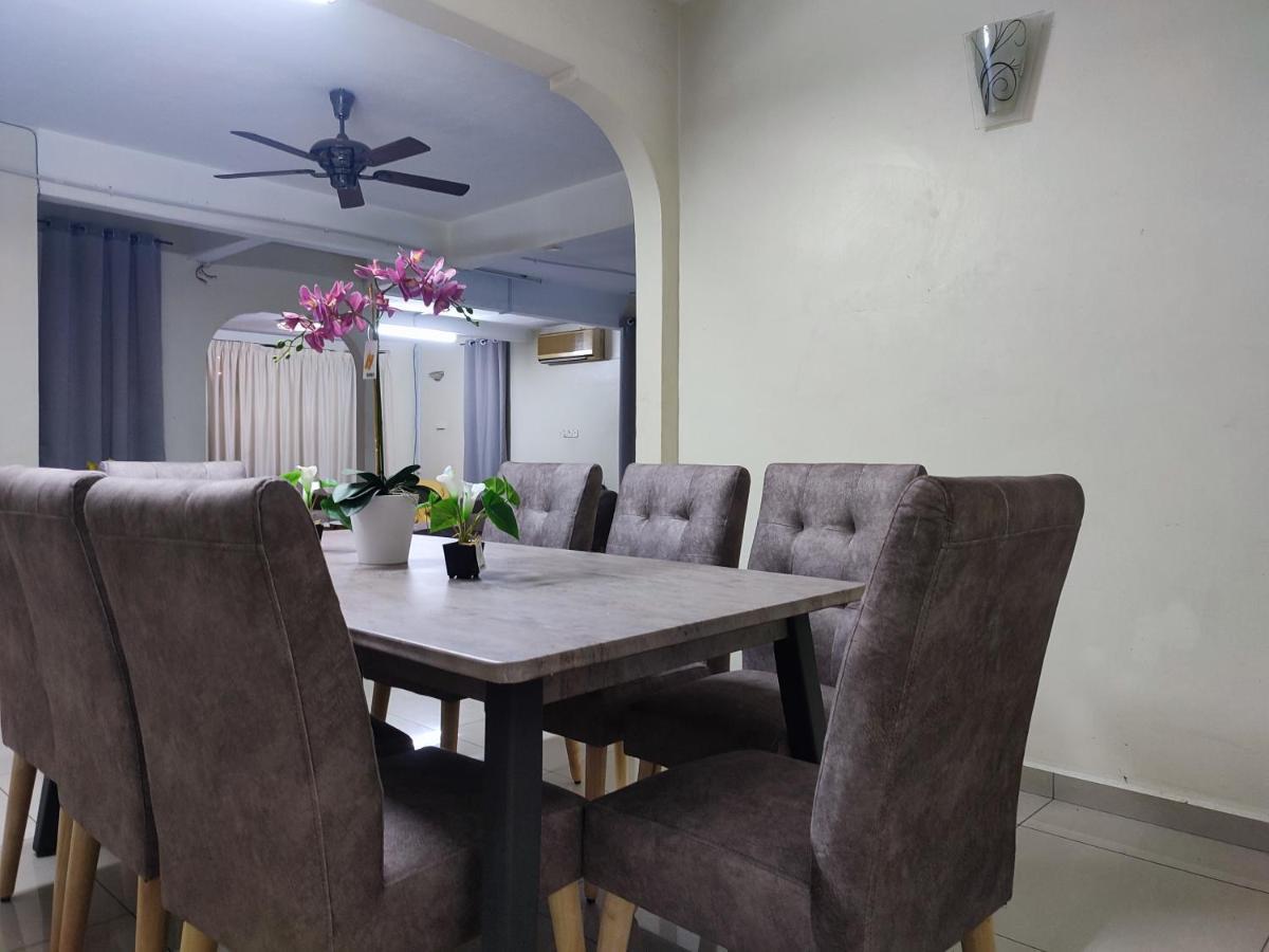 Alorsetar Towncentre By Astarila Guesthouse-amancentral -islam Sahaja - 2storey Banglo, Private Pool, Bbq Area & Sports - Max 30pax