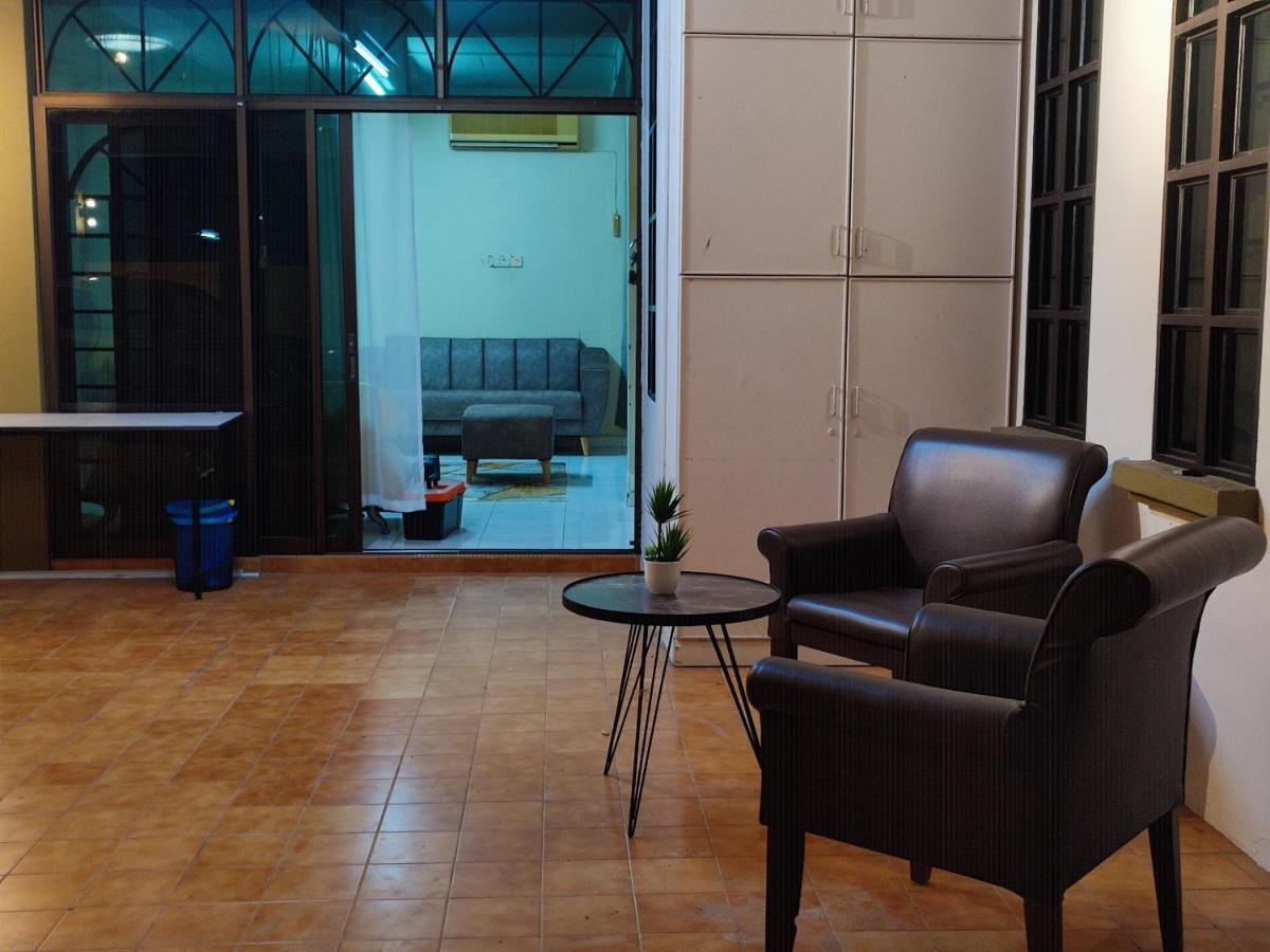 Alorsetar Towncentre By Astarila Guesthouse-amancentral -islam Sahaja - 2storey Banglo, Private Pool, Bbq Area & Sports - Max 30pax